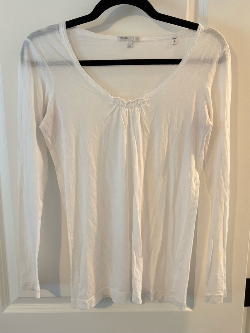 Vince Scoop Neck Long Sleeve Top in White